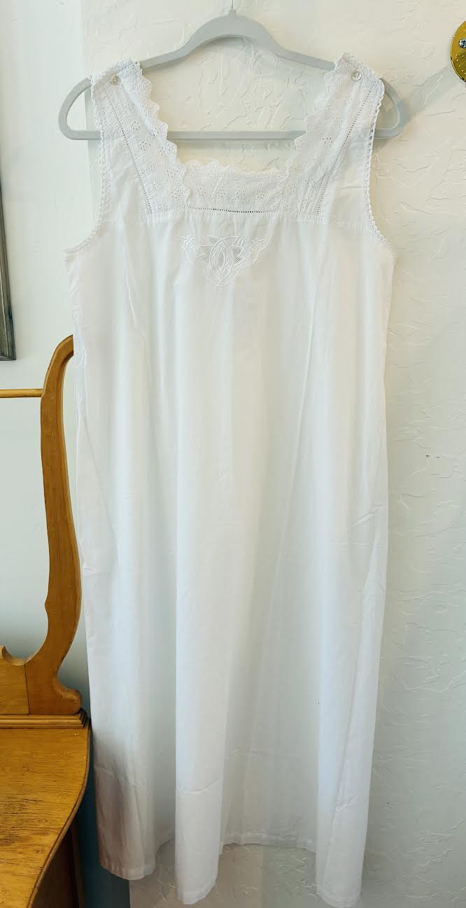 Jackie Sleeveless Victorian Nightgown